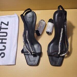 $89 NWT (9) SCHUTZ Vikki Crystal Nubuck Sandal